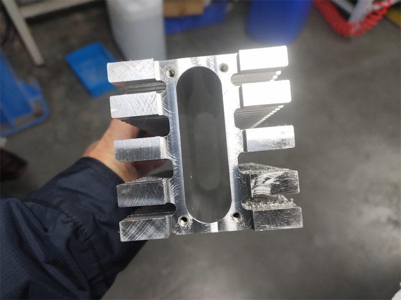 電池冷卻充電樁散熱設備散熱器香蕉视频下载地址